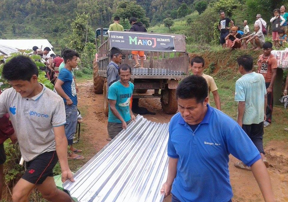 La distribution de tôles dans les villages se poursuit – 2016